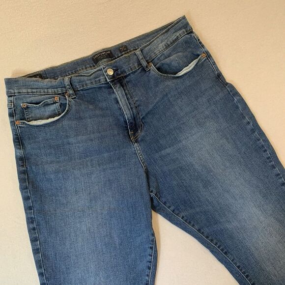 Lucky Brand Other - LUCKY BRAND 40x30 Men's Medium Wash 410 STRAIGHT Leg Jeans EXCELLENT ~ Fast Ship